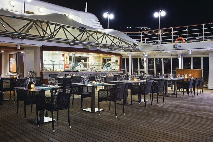 Restaurants, Bars & Cafés on Silver Wind